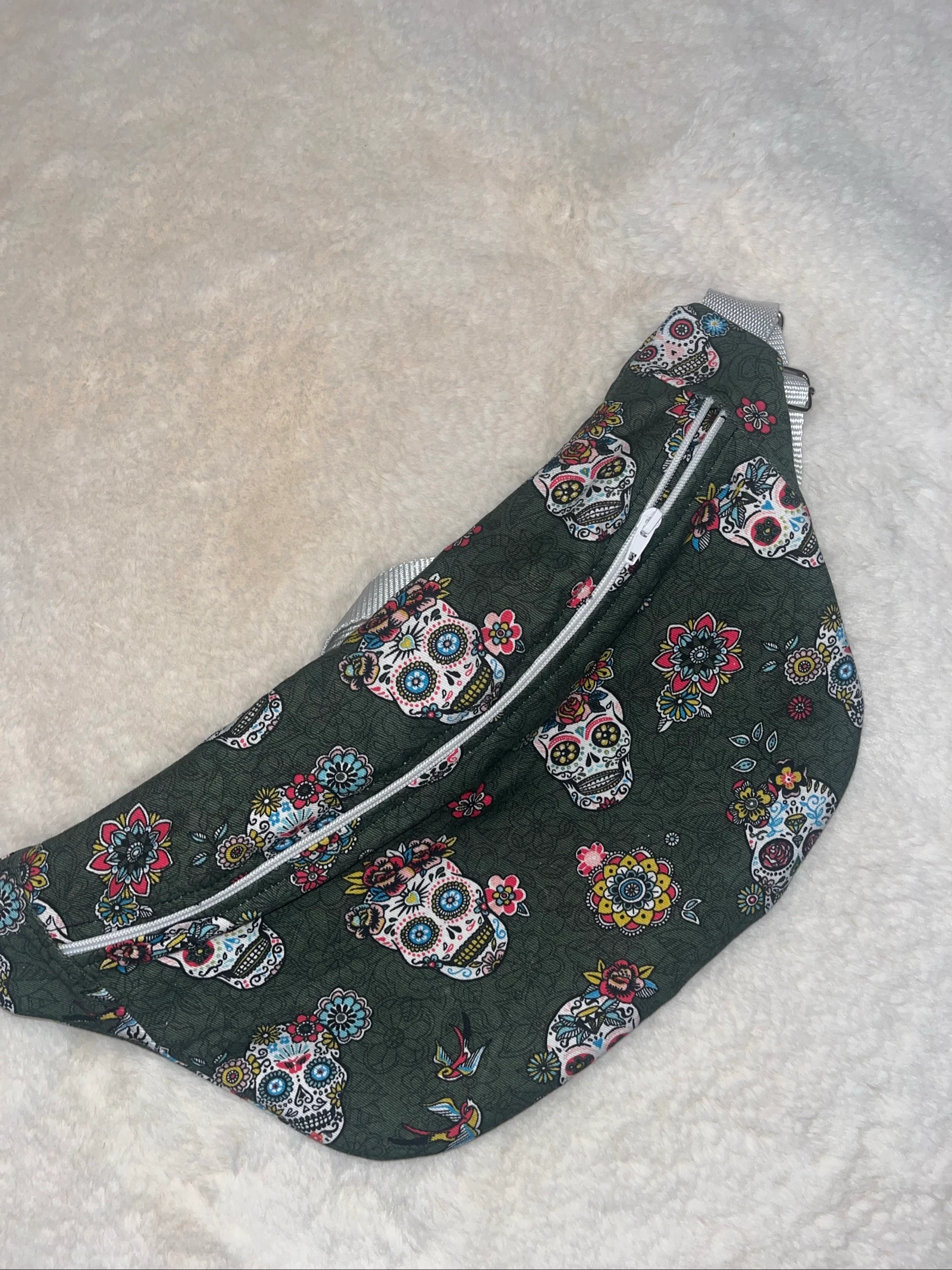 Sac banane tête de mort 